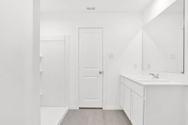 Building Photo - 1009 Macnab Dr