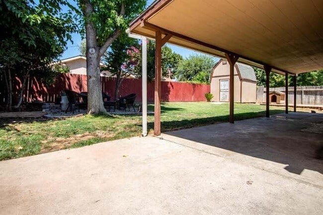 Building Photo - 4257 N Forestiere Ave