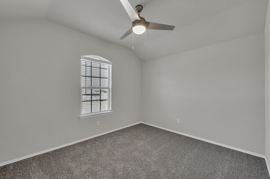 Building Photo - 6212 Hendricks Hbr Dr