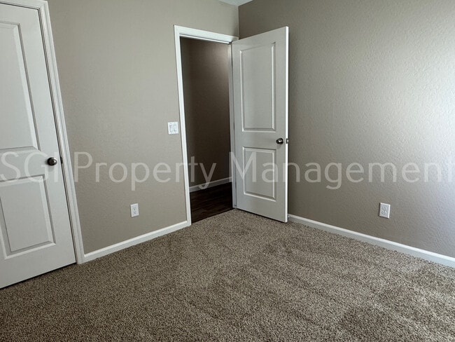 Building Photo - 327 Impala Ct