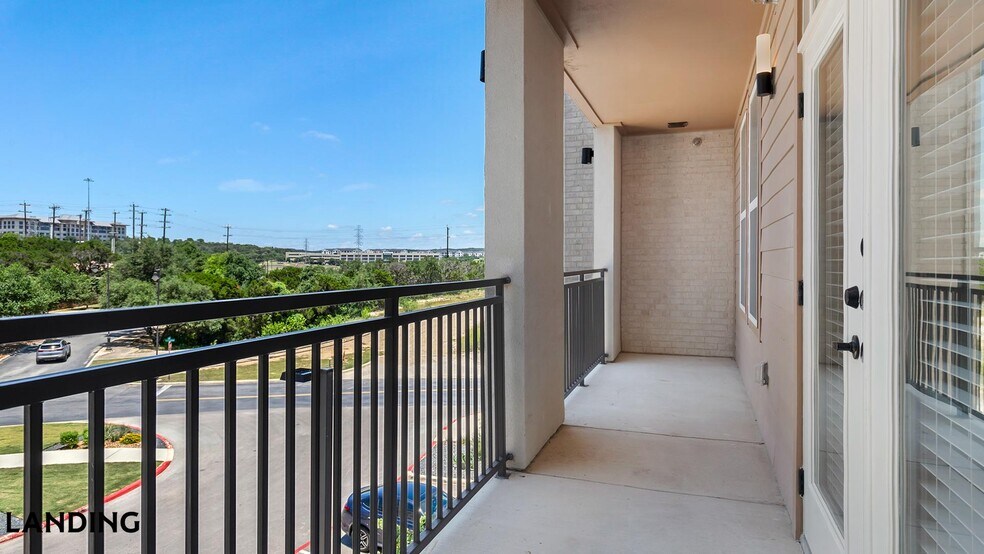 Building Photo - 18111 La Cantera Terrace