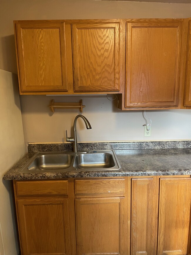 new countertops - 302 3rd Ave, west