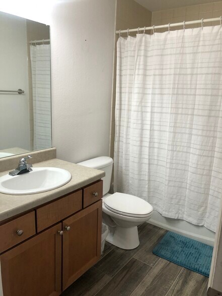 Bathroom 2 - 271 Alexandra Dr