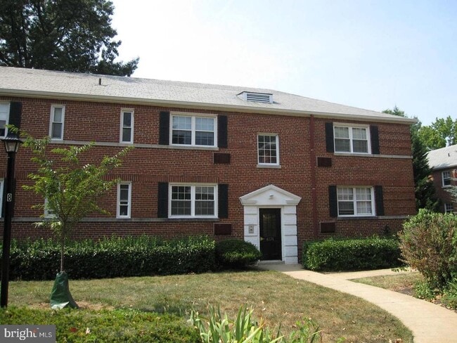 Building Photo - 4374 N Pershing Dr