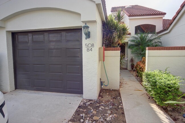 Primary Photo - 508 Sea Oats Dr