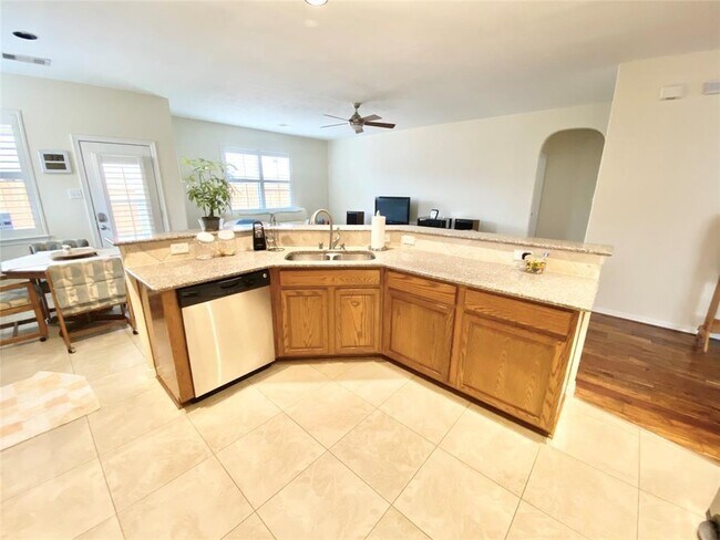 Building Photo - 17518 Stamford Oaks Dr