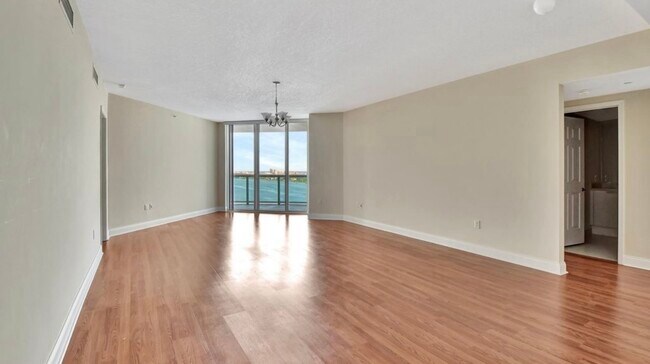 Building Photo - 241 Riverside Dr