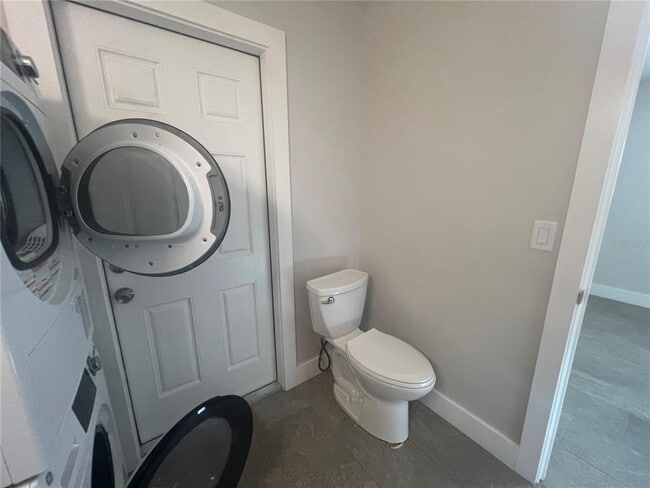 Building Photo - 322 Lasayette Dr NE