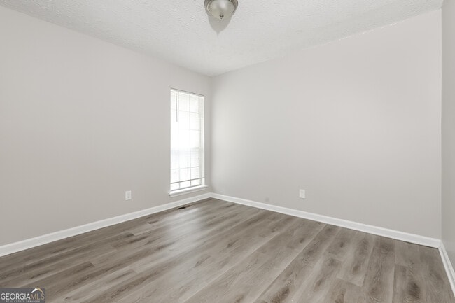 Building Photo - 8304 Beechwood Trce