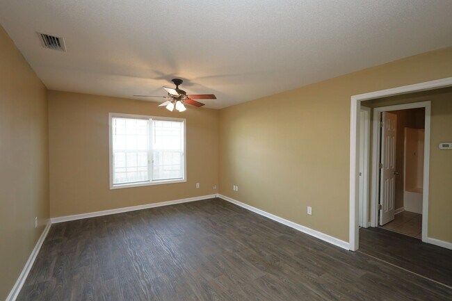Building Photo - 1728 Eli Pl