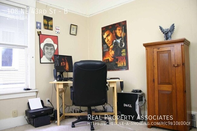 Building Photo - 108 NE 43rd St