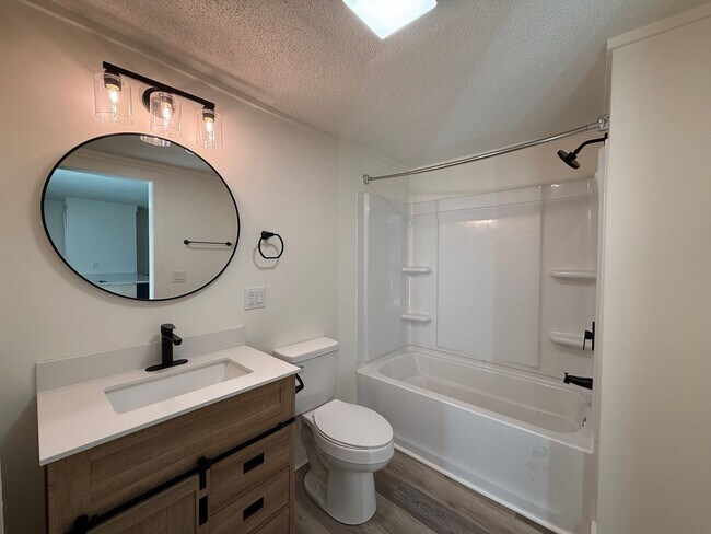 Building Photo - 230 13th Ave Pl NW