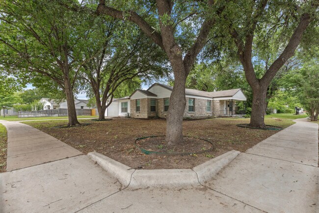 Building Photo - 4016 Winfield Ave