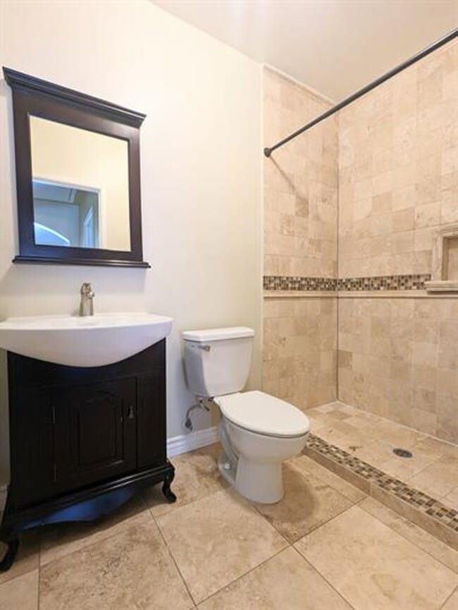 Building Photo - Beautiful 2-Bedroom Home Now Available