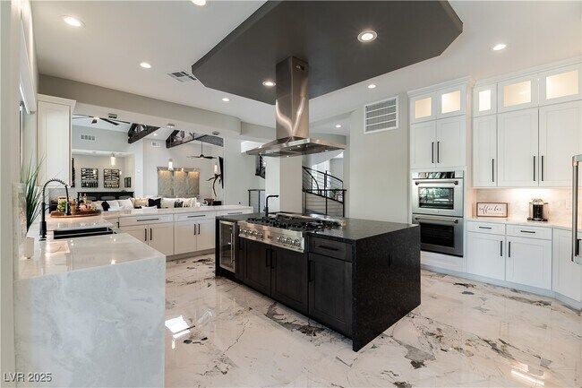 Building Photo - 7880 Dana Point Ct