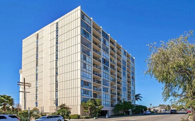 Primary Photo - Live Large in PB w/ Ocean Views!