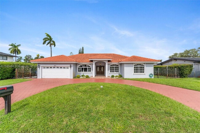 Primary Photo - Winged Foot Drive, Hialeah, FL 33015 - 4 B...