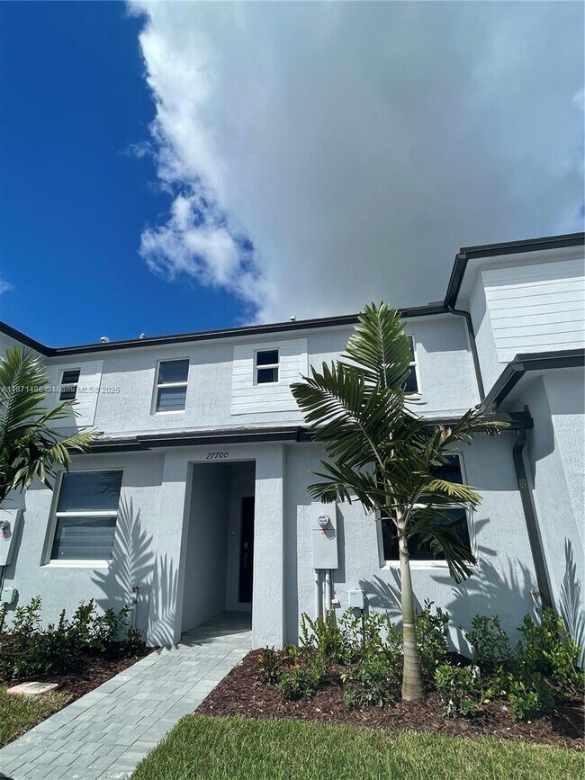 Building Photo - 27700 SW 156th Ave