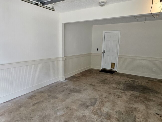 Building Photo - 1151 Hunter Trail