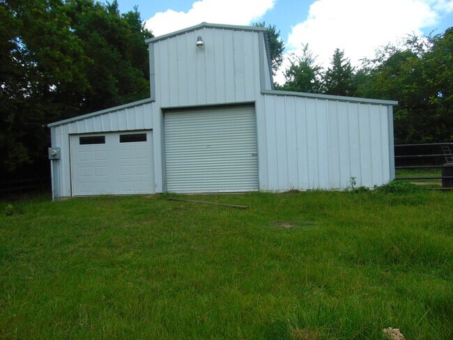 Building Photo - 3198 Old Union Rd