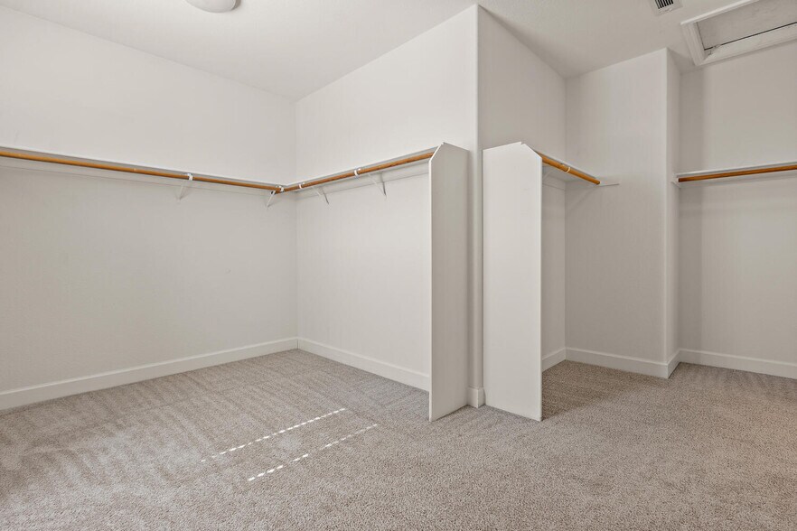 Building Photo - 460 Lansing Cir