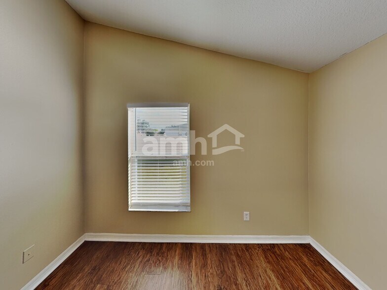 Building Photo - 2600 Deck Ave