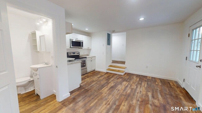 Building Photo - 26 Sunset Terrace