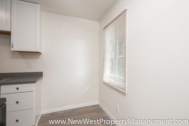 Building Photo - Upgraded Sherman Heights 1 Bedroom, Available Now!