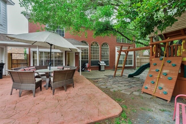 Building Photo - 14103 Heatherhill Pl