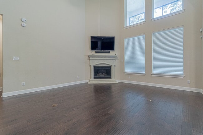 Building Photo - Charming 4-Bedroom Home in Prime North Central Location!