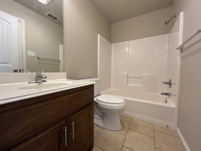 Building Photo - Large Two Story 5 Bedroom Home in Frenship Schools!