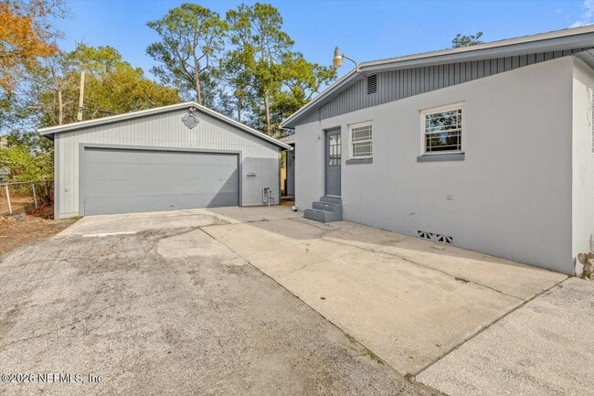 Building Photo - 7327 Bamberg Rd