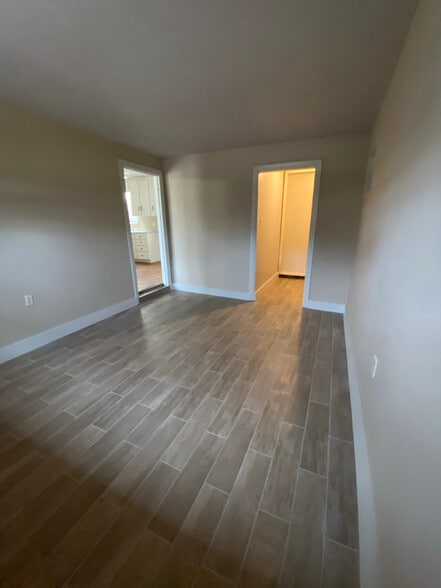 Building Photo - 2119 Pearson Dr