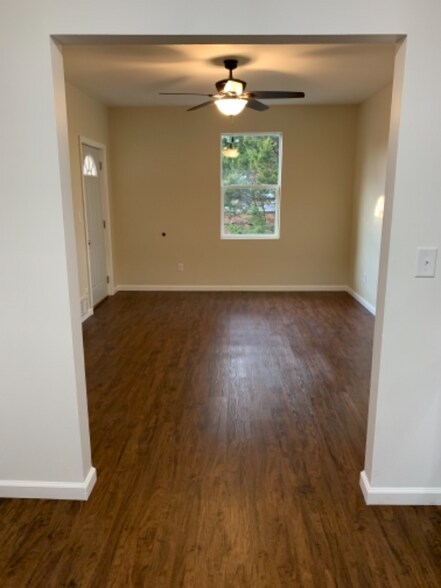 Building Photo - 414 8th St