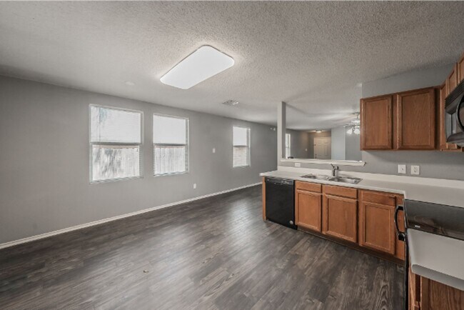 Building Photo - 3327 Clydesdale Dr
