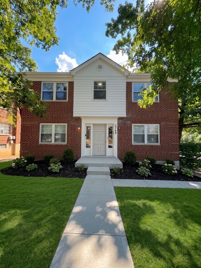 Building Photo - 2769 Losantiville Ave