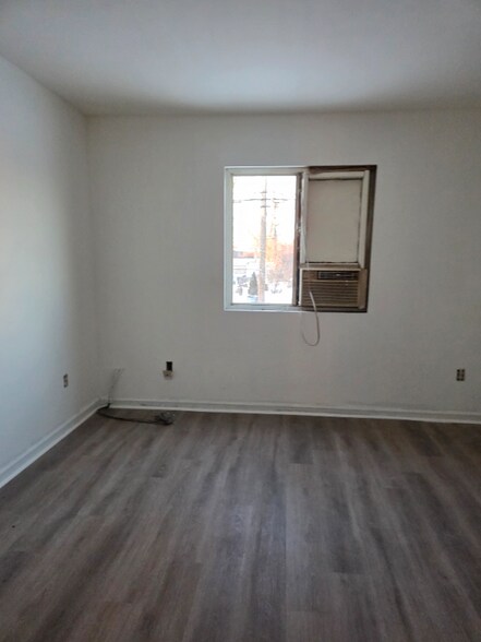 Building Photo - 17541 E 10 Mile Rd