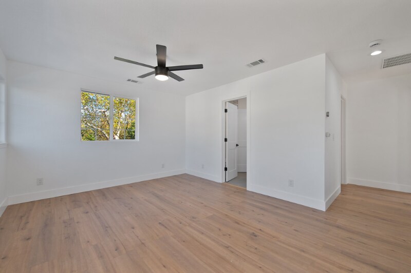Building Photo - 2657 2nd Ave
