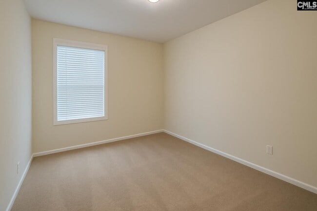 Building Photo - 735 Bustling Br Ln