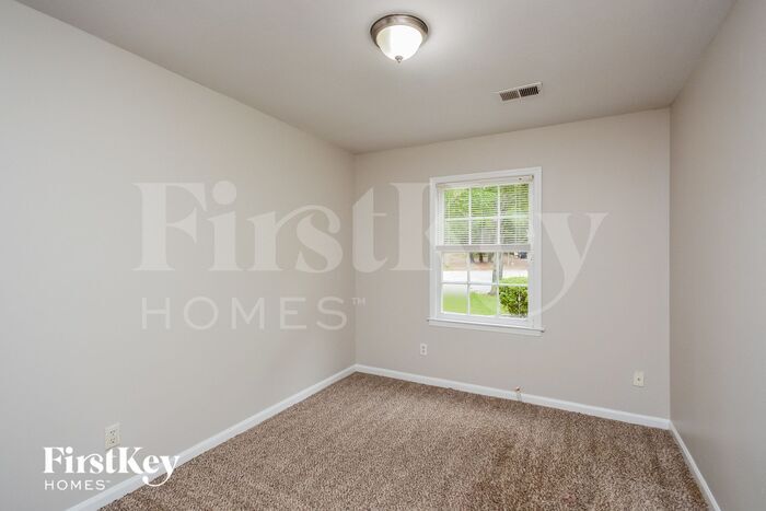 Building Photo - 9166 Bent Pine Ct NE