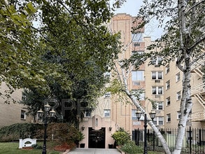 Building Photo - 19-31 Lyons Ave #612