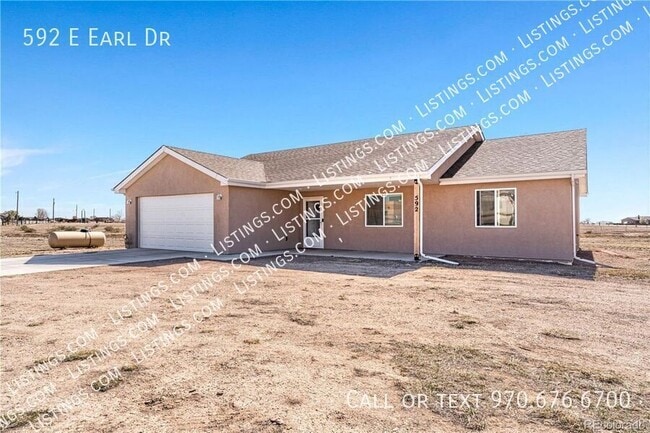 Building Photo - 592 E Earl Dr