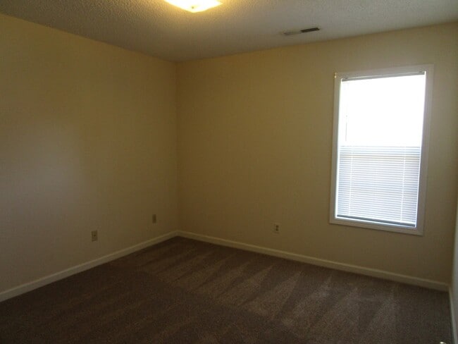 Building Photo - 341 Wildwood Ave