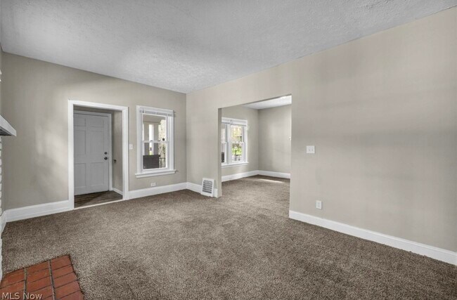 Building Photo - 936 Selwyn Rd