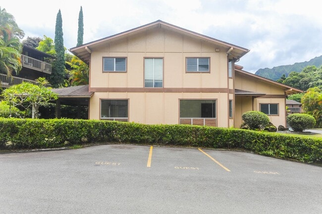 Building Photo - Kaneohe Woods – 3BR/2.5BA home with Mounta...