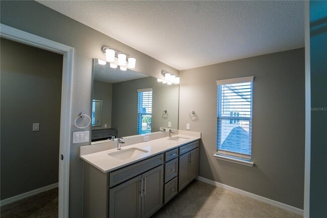 Building Photo - 8368 Fenton St