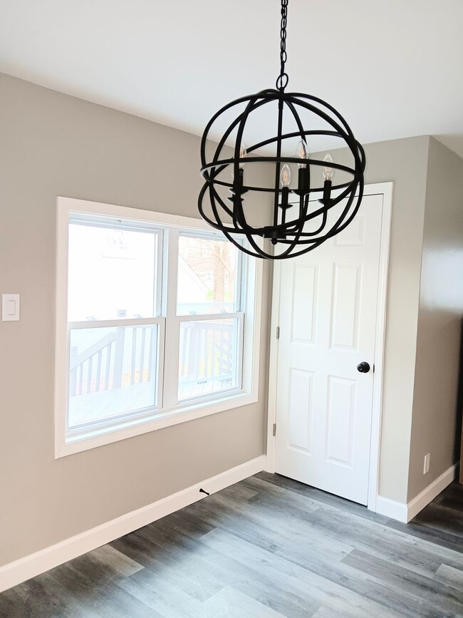 Building Photo - Spacious 4-Bedroom Home with Modern Upgrades