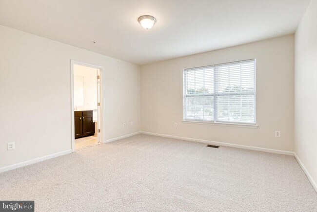 Building Photo - 1308 Ray Ln