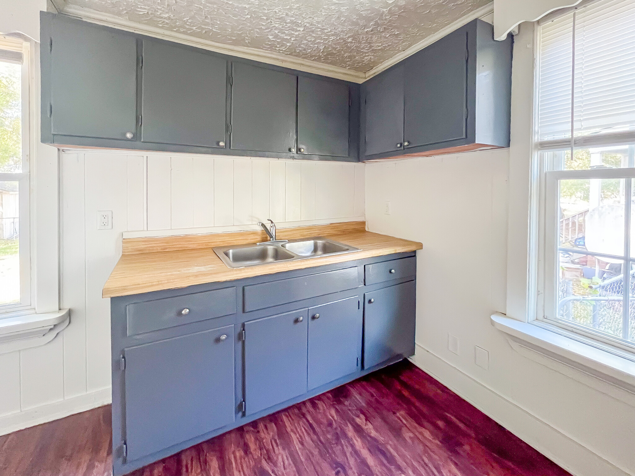 Building Photo - 142 Windsor Ave