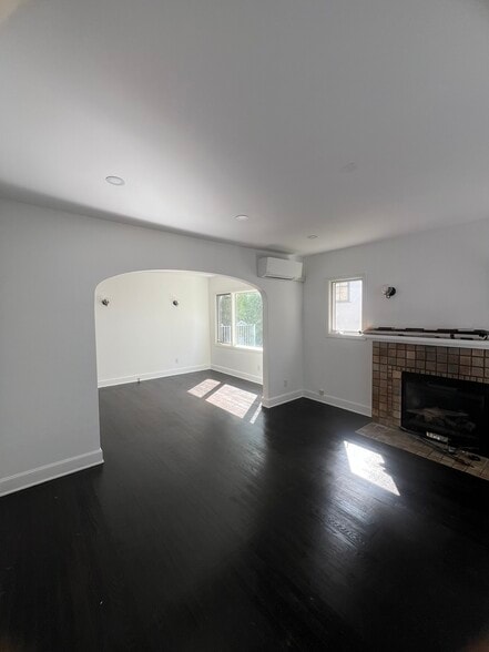 Building Photo - 1234 Keniston Ave